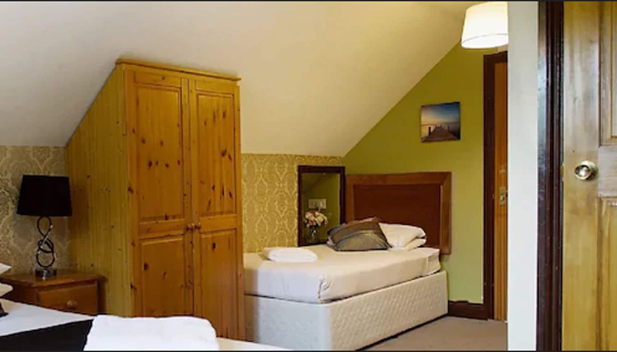 Little Foxes Hotel & Gatwick Airport Parking Crawley  Bagian luar foto