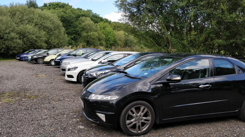 Little Foxes Hotel & Gatwick Airport Parking Crawley  Bagian luar foto