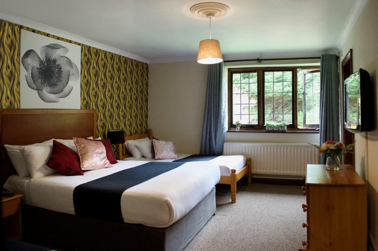 Little Foxes Hotel & Gatwick Airport Parking Crawley  Bagian luar foto