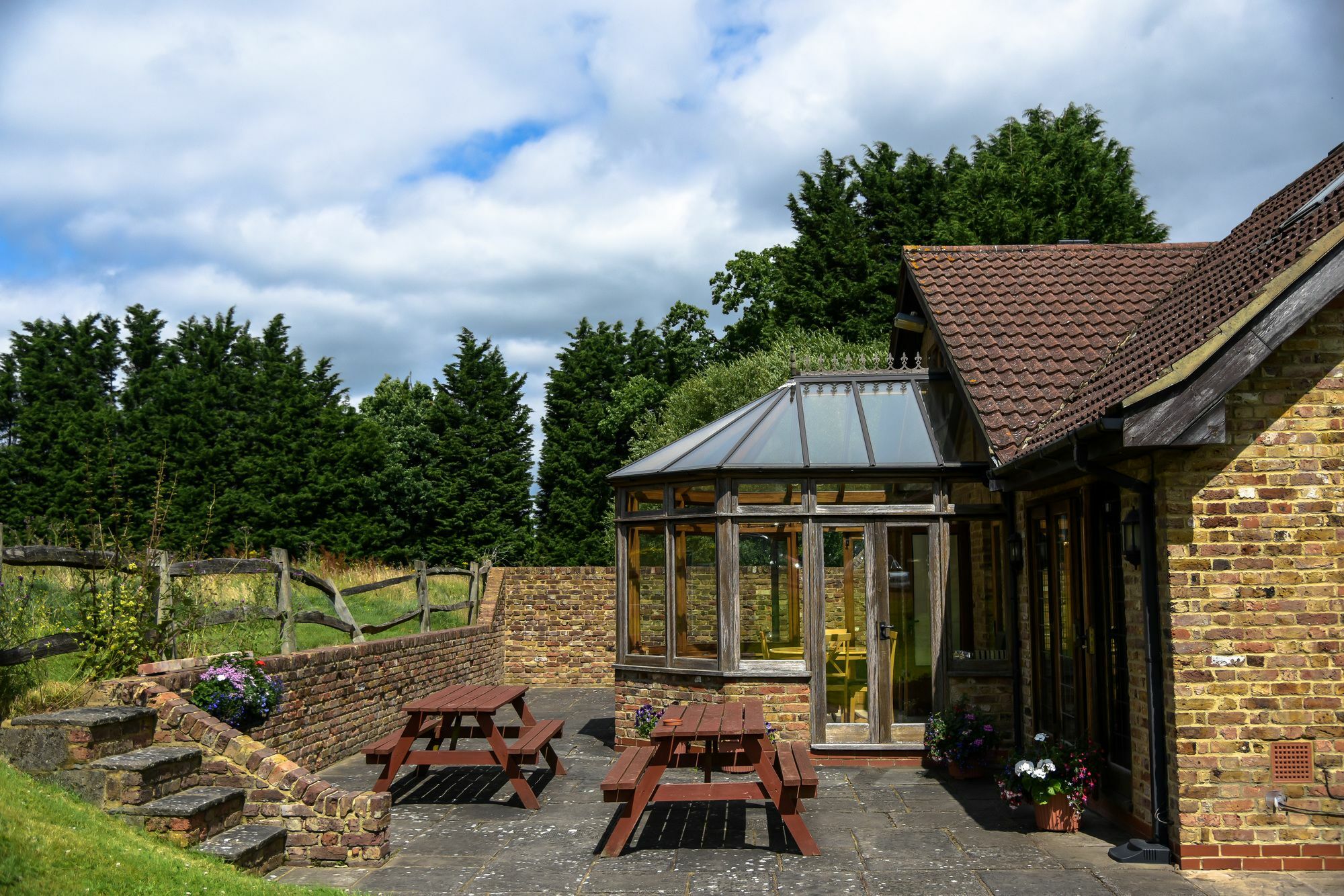 Little Foxes Hotel & Gatwick Airport Parking Crawley  Bagian luar foto